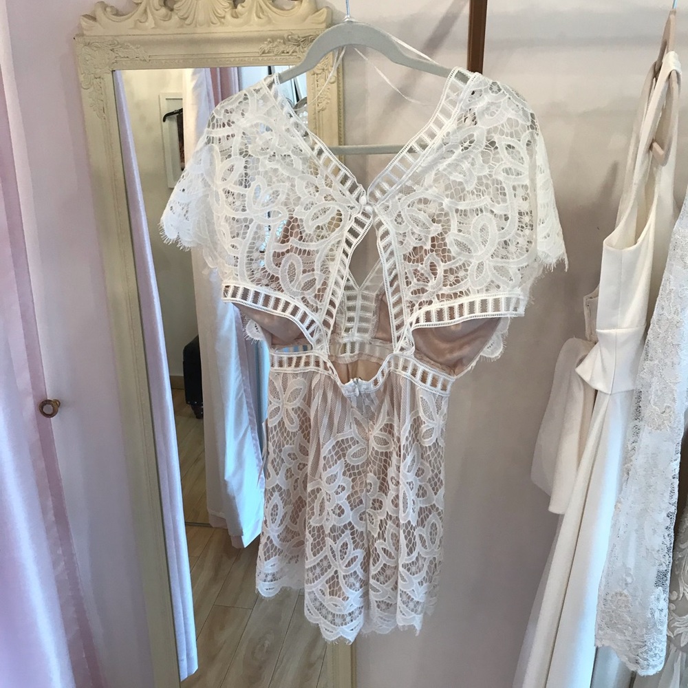 Lace romper - Picture 4 of 4